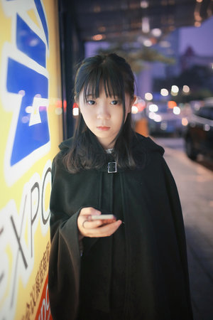 ktv摸陪酒女胸好爽