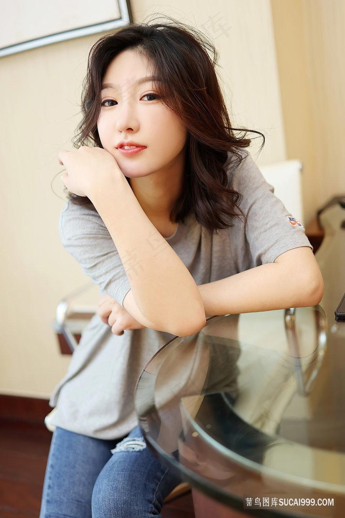 动漫美女脱了内裤打屁股