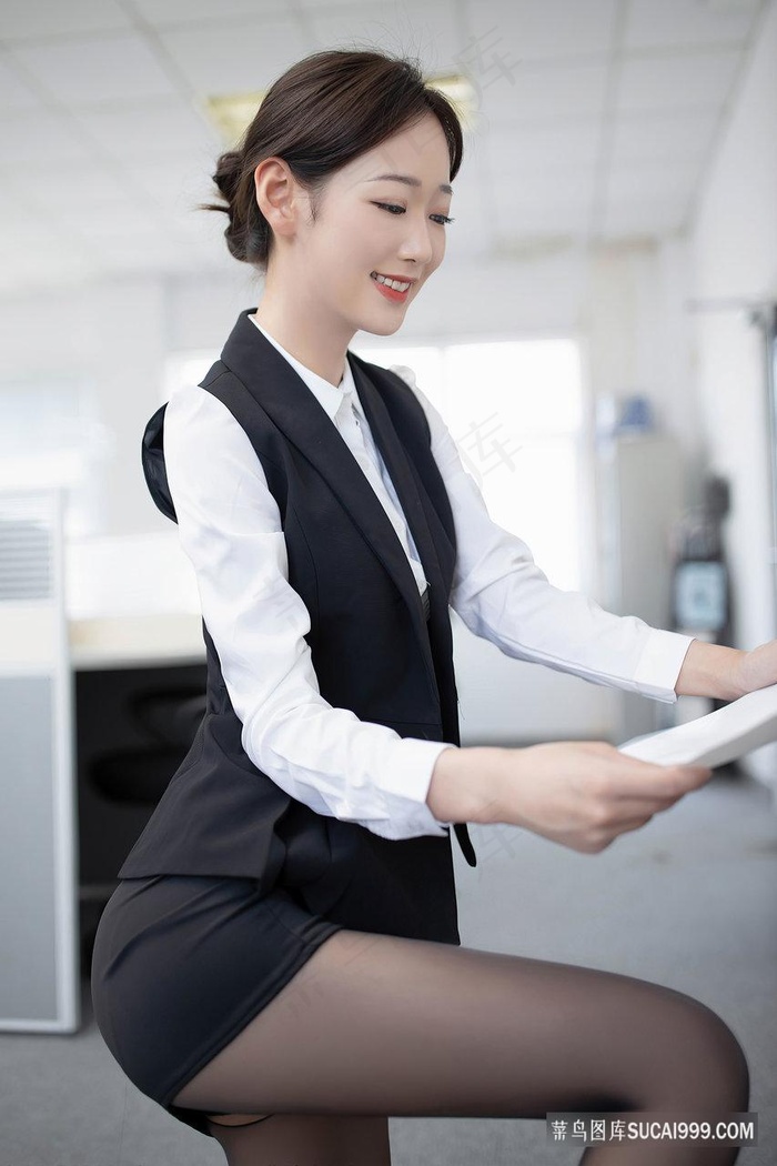 调教麻麻戴乳环吊起小说