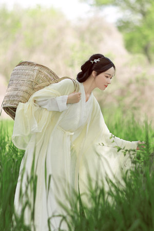 忍着呻吟在夫旁被中出电影