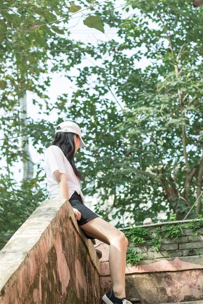 欧美精品国产制服第一页