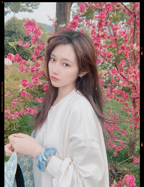 骚逼少妇热爱大鸡鸡