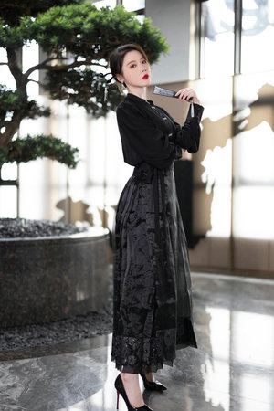 91呆哥长相甜美人妻小朵